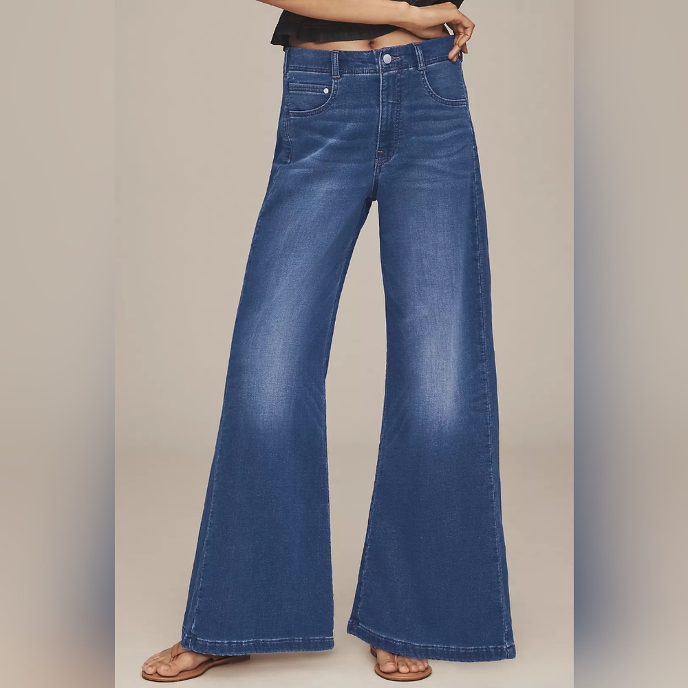 NWT The Adi Knit Mid-Rise Flare Jeans by Pilcro Size 33 In Frosted Blue Wash